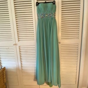 Strapless turquoise gown